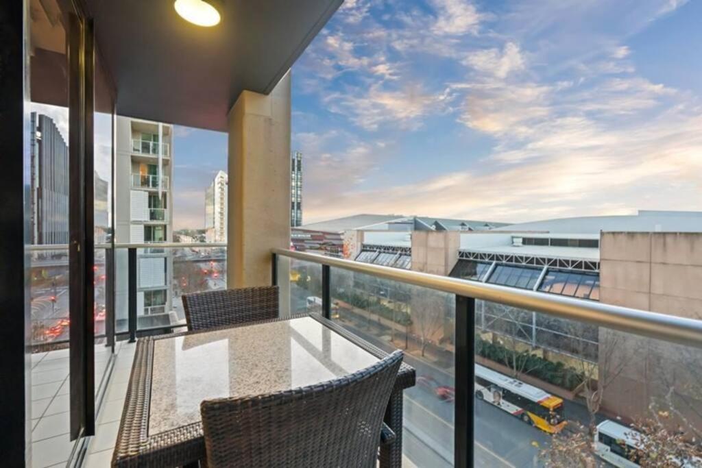 New Heights On North Terrace - 2Br Cbd Views Pool Apartment Adelaide Exterior photo